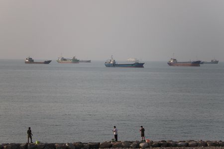 Iran Shuts Strait of Hormuz Again, Ship Traffic Drops Sharply