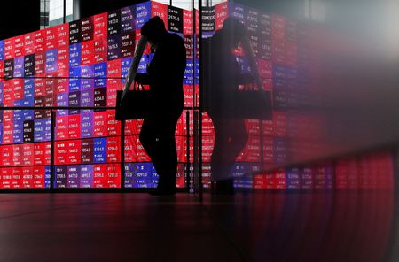 Global Markets Retreat as Middle East Peace Doubts Push Oil Higher