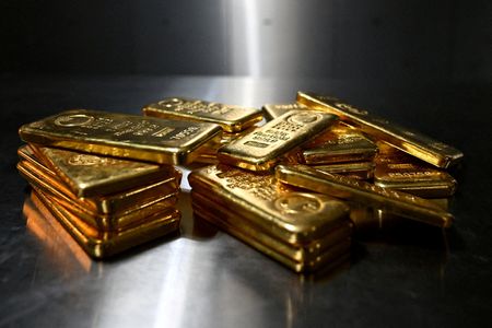 New Zealand Bets on Gold Mining Boom Despite ‘Pure’ Image Concerns