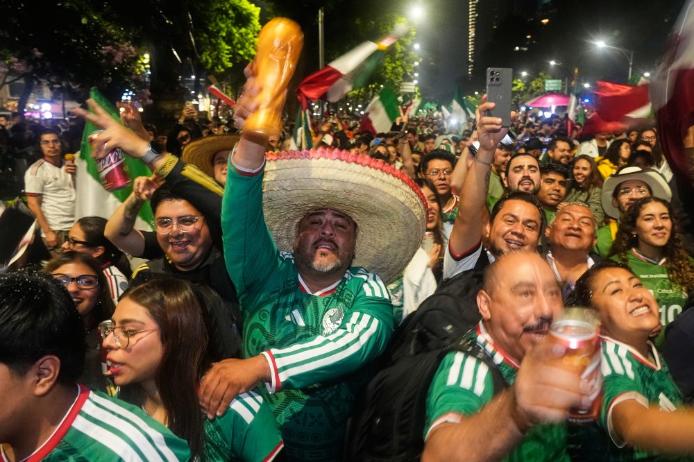 Shut Out by High Prices, Mexican Fans Bring World Cup to the Streets