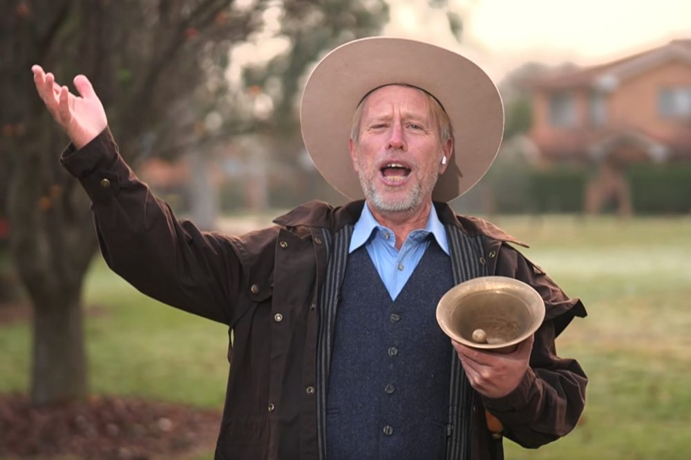 Australian Town Crier Earns Guinness Title as World’s Loudest Person at 122.4 Decibels