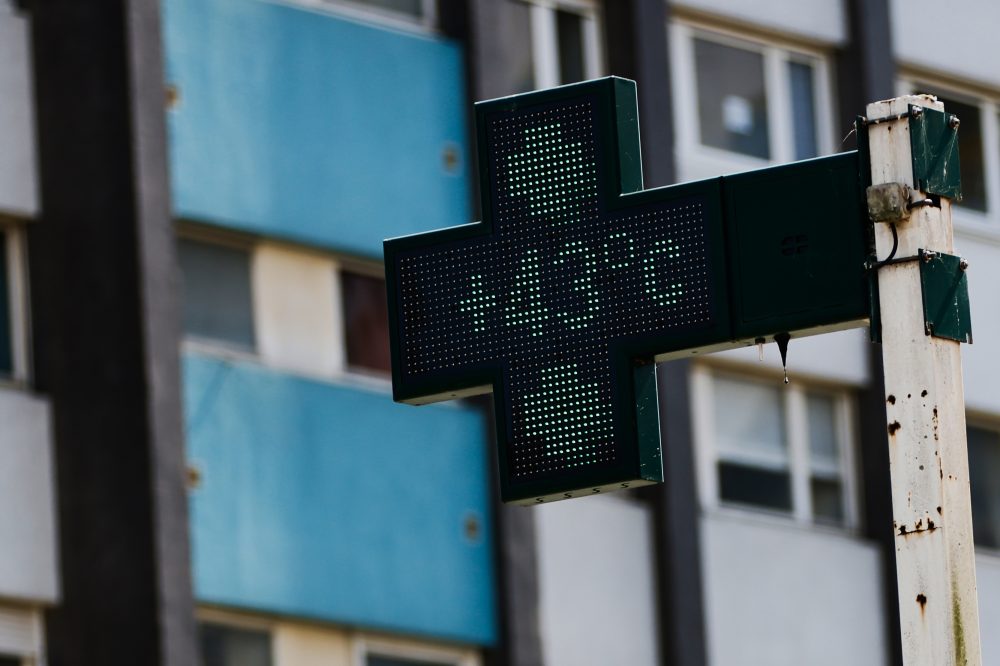 France Issues Red Alert as Historic Heat Wave Grips the Nation