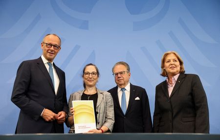 Germany’s Pension Commission Calls for Retirement Age Hike and New Investment Fund