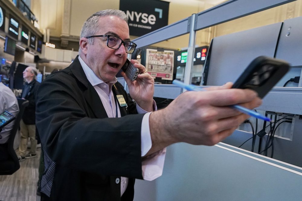 AI Stock Selloff Sparks Debate: Profit-Taking or Growing Investor Anxiety?