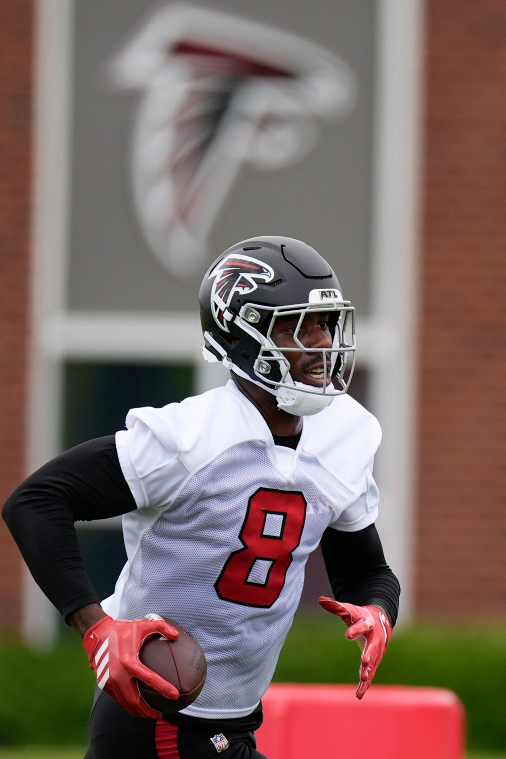Atlanta Falcons Lock Up Kyle Pitts Sr. with Record $54M Tight End Deal