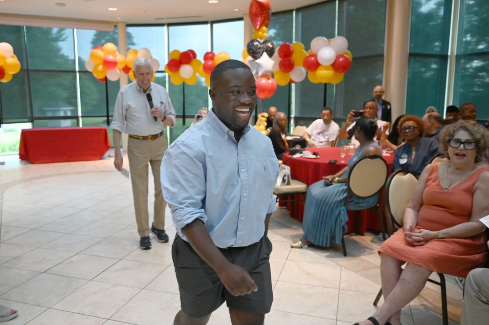 Former Aides Clinch Primaries to Fill Seats of Two Top Retiring House Democrats