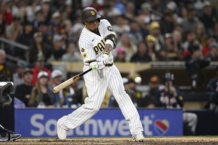 Machado’s Walk-Off Single in 10th Lifts Padres Past Braves 7-6