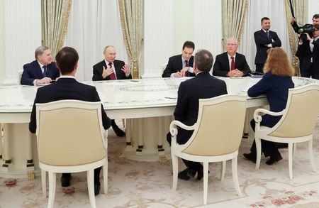 Kremlin Expects Ukraine Talks to Resume Once Witkoff and Kushner Are Free
