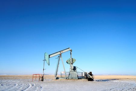 Oil Executives Predict Modest Output Growth But Warn of Uncertain Future