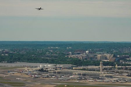 Airline Stocks Soar as Oil Prices Drop to Pre-Iran War Levels