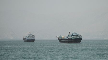Oil Prices Drop as Tankers Clear Strait of Hormuz After Iran War Accord