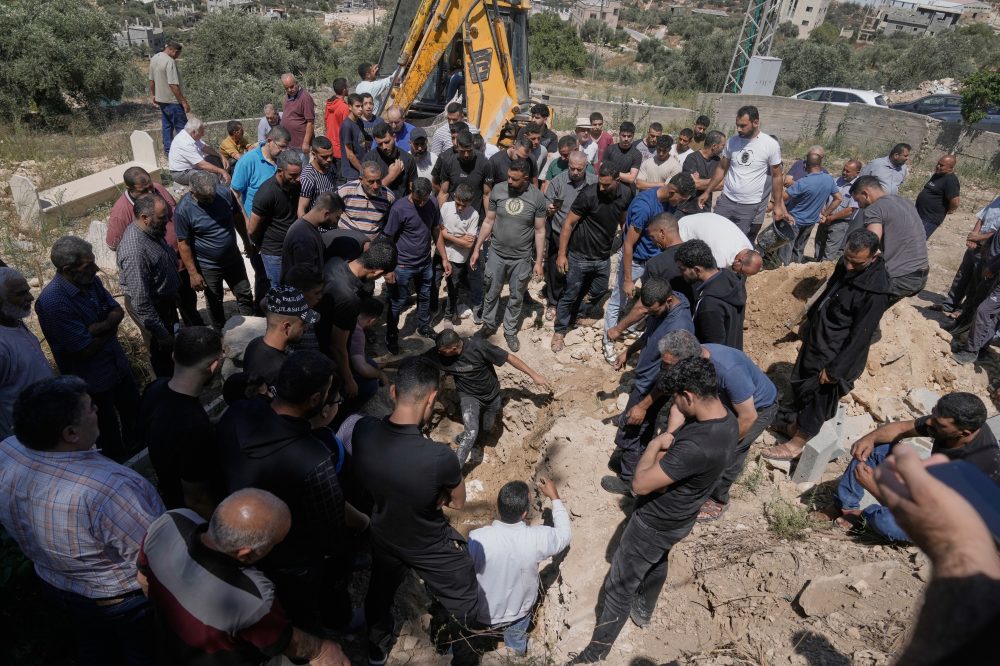 Palestinian Man Shot Dead by Israeli Troops Inside West Bank Home