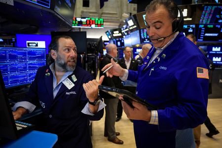 Wall Street Struggles as Tech Giants Drag Markets Lower