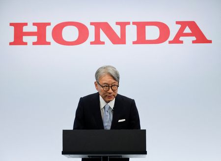 Honda CEO Apologizes for Historic Loss, Keeps Board Seat at Annual Meeting