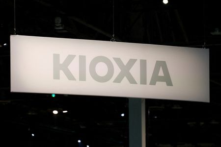 Japanese Chipmaker Kioxia Drops 12% as AI Stock Selloff Hits Markets