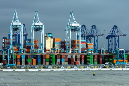 US Goods Trade Deficit Surges in May Amid Import Rush