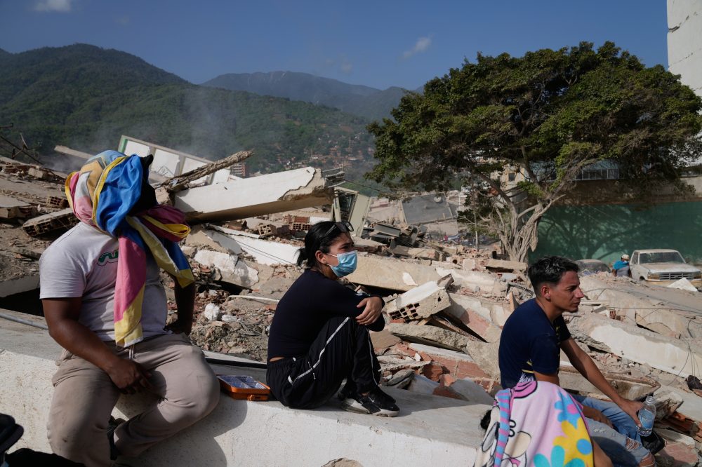 Venezuelans Sleep in Cars and Parks After Deadly Earthquake Pair Destroys Homes