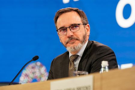IMF’s Departing Chief Economist Warns of Global Risks as Trade Ties Shift
