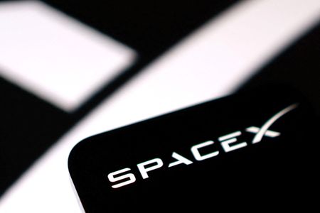 SpaceX and Charter Communications in Talks Over Mobile Phone Partnership