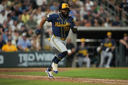 Padres Sign Veteran Infielder Luis Rengifo to Minor League Contract