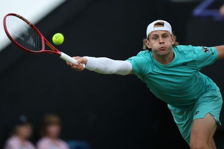 Zizou Bergs Claims First ATP Title at Eastbourne, Makes Belgian History