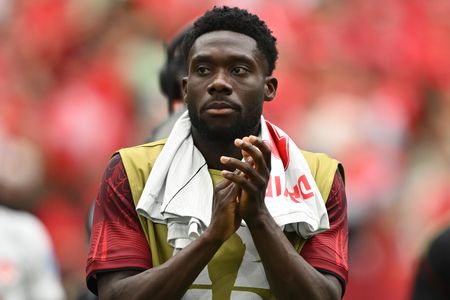 Canada’s Davies Sits Out Again as Co-Hosts Face South Africa in World Cup Round of 32