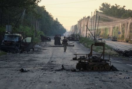 Russia Closes In on Key Ukrainian Stronghold as Front Line Grinds On
