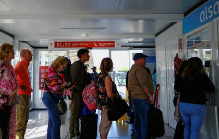 Spain Races to Meet Deadline as Migrant Regularisation Applications Top 1.27 Million