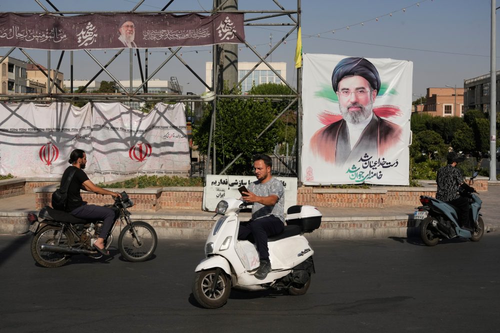 U.S. and Iran at Odds Over Key Issues as Peace Deadline Looms
