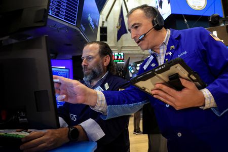 Wall Street Futures Rise as Record-Breaking Quarter Wraps Up