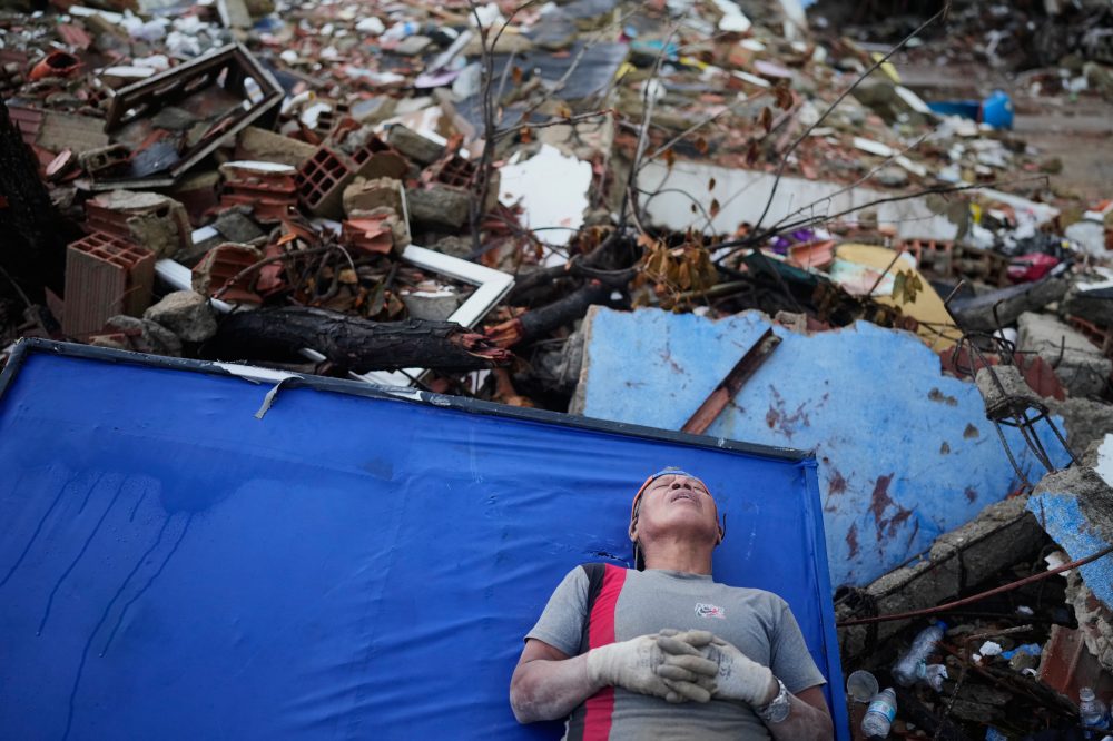 Venezuela Earthquake Crisis: Disease Outbreaks Threaten Overwhelmed Hospitals