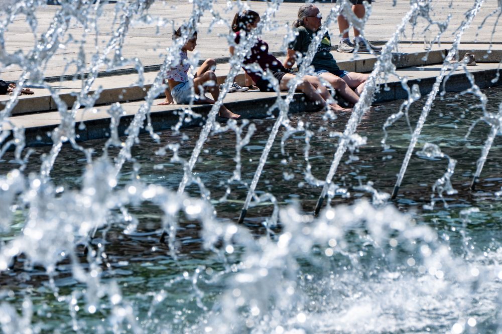 Dangerous Heat Scorches Midwest, Heading Toward East Coast by July 4th