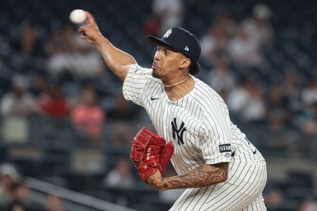 Yankees Call Up Yovanny Cruz, Send Yerry De los Santos to Triple-A