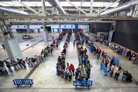 Spain’s Citizenship Law for Exiles’ Descendants Ignites Election Interference Debate