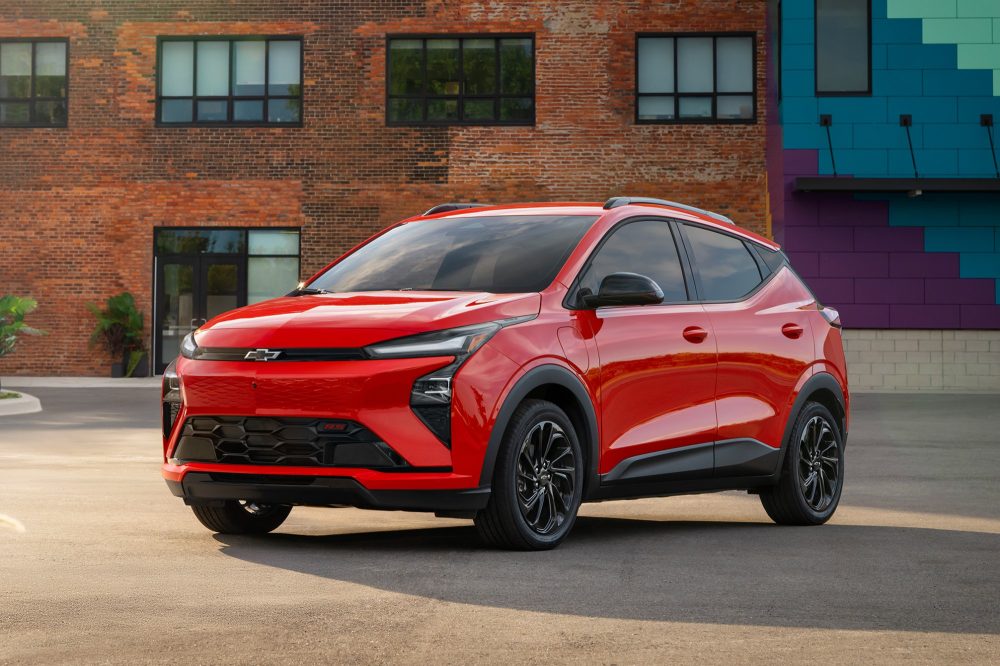 Bolt vs. Leaf: Which $30,000 Electric Car Gives You More?