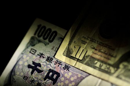 Dollar Holds Steady as Markets Await US Jobs Report; Yen Hits 40-Year Low