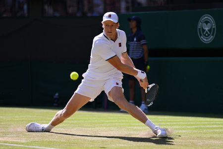 Sinner Cruises Into Wimbledon Fourth Round With Straight-Set Win Over Brooksby
