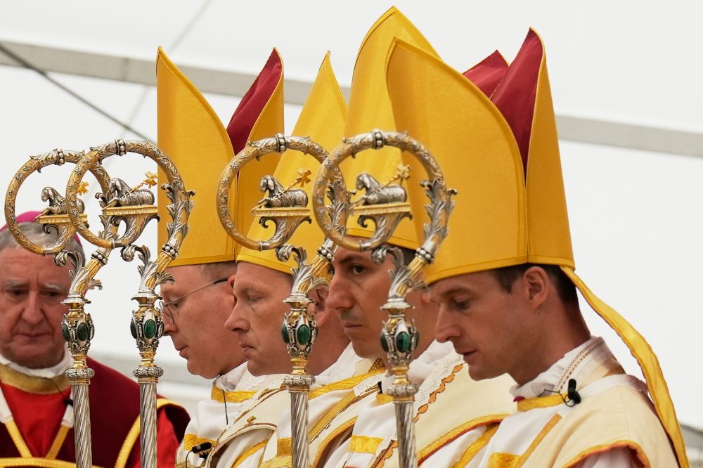 Traditionalist Catholic Group Defends Schism, Claims Victim Status After Pope’s Punishment