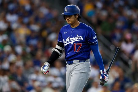 Dodgers’ Ohtani Sits Out Saturday Due to Right Biceps Tightness
