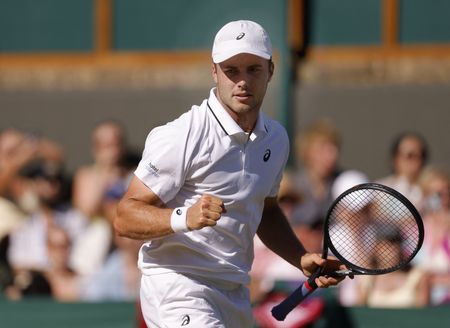 British Wildcard Arthur Fery Battles Back to Reach Wimbledon’s Last 16