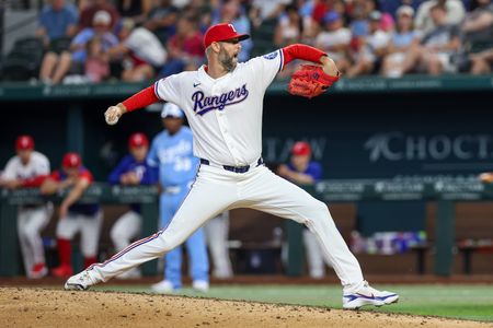 Texas Rangers Shuffle Bullpen: Martin Returns, Junis Lands on IL