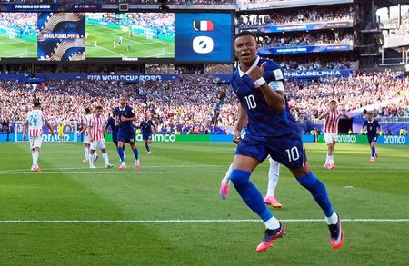 Mbappe Penalty Lifts France Past Paraguay in Philadelphia Heat