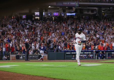 Astros Erase Five-Run Deficit, Alvarez Walkoff Homer Ends Rays’ 9-Game Win Streak