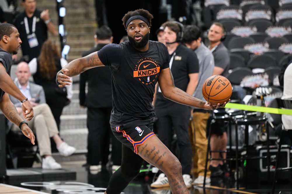 Mitchell Robinson Reveals Hand Injury Came From Punching Truck After Brother’s Car Crash Scare