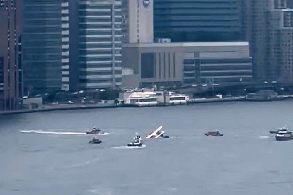 Seaplane Makes Hard Landing in NYC’s East River, Two Slightly Hurt