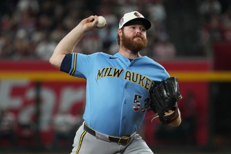 Brewers SP Brandon Woodruff Lands Back on IL With Shoulder Inflammation