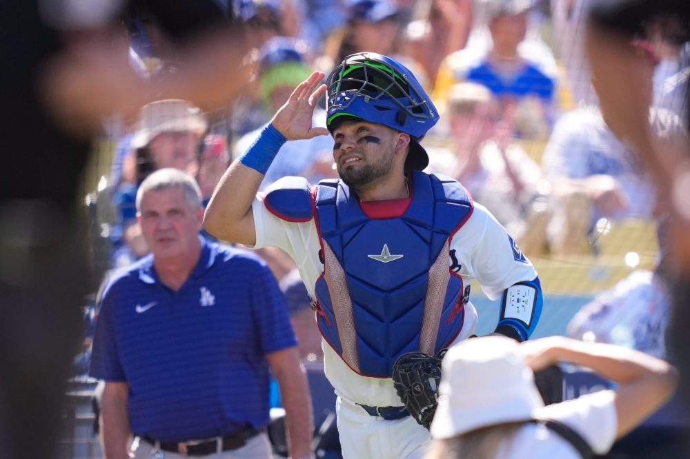 Dodgers Catcher Makes MLB Debut Hours After Learning Sister, Stepmother Died in Venezuela Quakes
