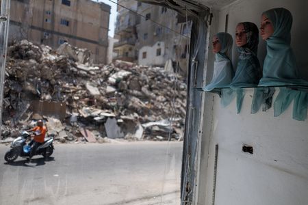 Families Return to Rubble in Southern Lebanon as Fragile Ceasefire Holds