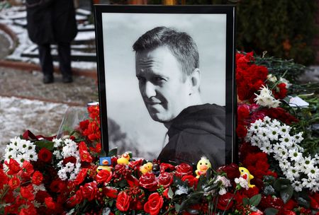 Britain Sanctions Russians Tied to Chemical Weapons Used Against Navalny