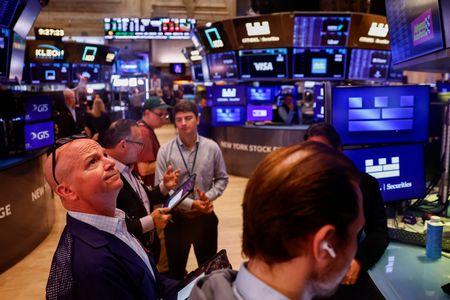 Chip Stocks Slide in Asia After Samsung’s Massive Profit Surge